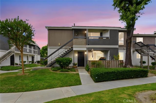 2829 S Fairview Street B, Santa Ana, CA 92704