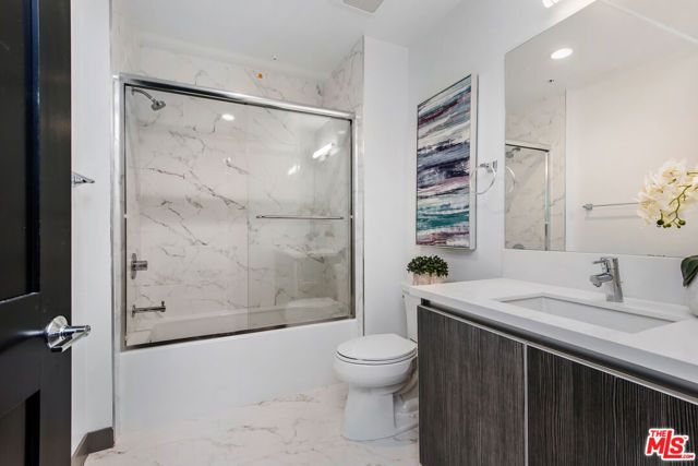 644 N Normandie Avenue, Los Angeles, CA 90004