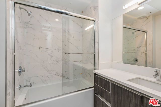 644 N Normandie Avenue, Los Angeles, CA 90004