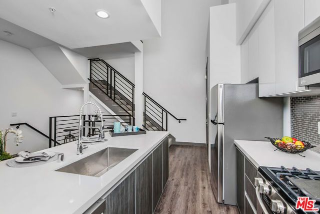 644 N Normandie Avenue, Los Angeles, CA 90004