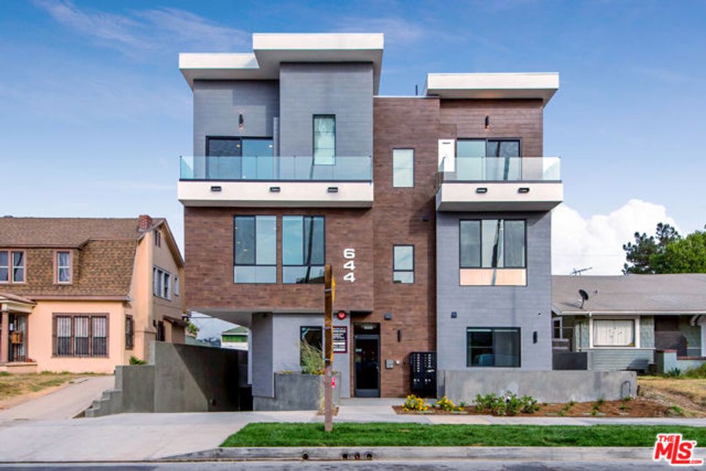 644 N Normandie Avenue, Los Angeles, CA 90004