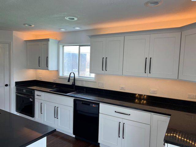 2352 Enterprise Drive, Richland, WA 99354