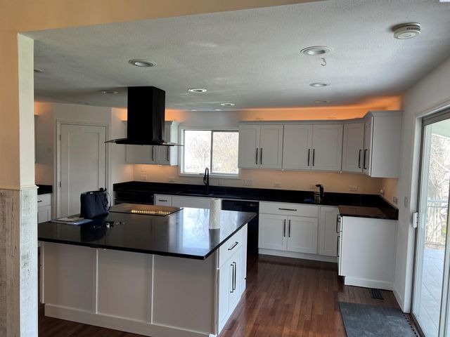 2352 Enterprise Drive, Richland, WA 99354