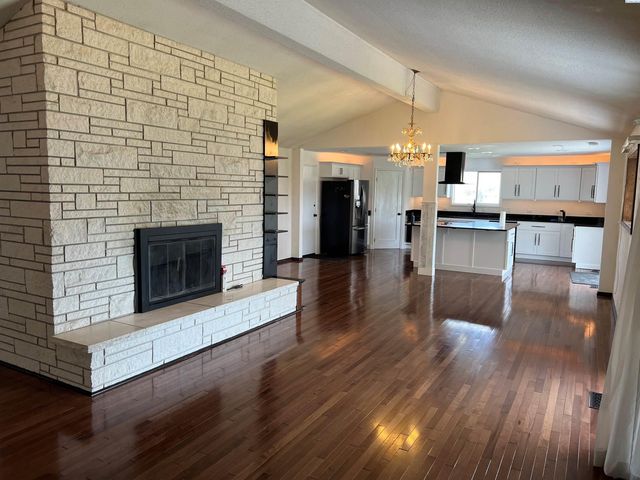 2352 Enterprise Drive, Richland, WA 99354