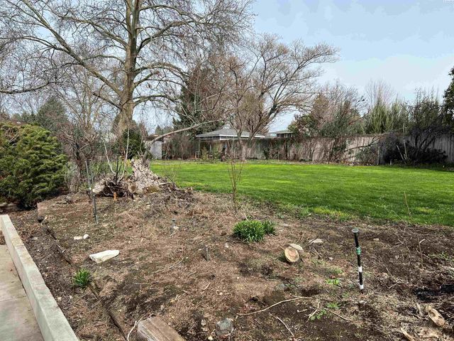 2352 Enterprise Drive, Richland, WA 99354