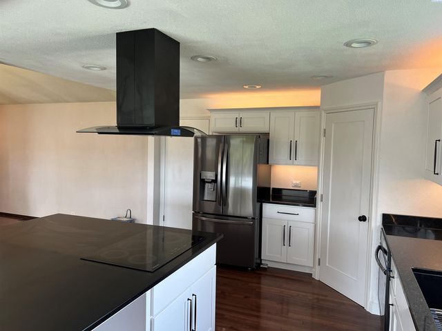 2352 Enterprise Drive, Richland, WA 99354