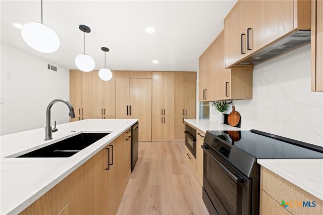 2613 Creek Side Drive, Temple, TX 76502