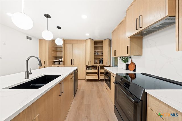 2613 Creek Side Drive, Temple, TX 76502