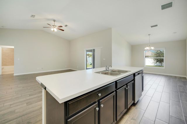 3631 SW Kromrey Street, Port St Lucie, FL 34953