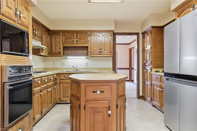 204 Oakengate TURN, Virginia Beach, VA 23462