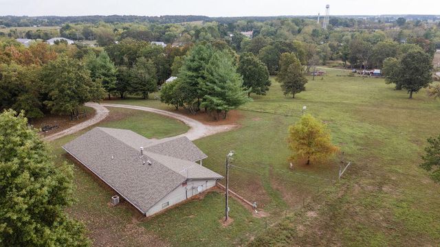 147 Parrish St, Raymondville, MO 65555