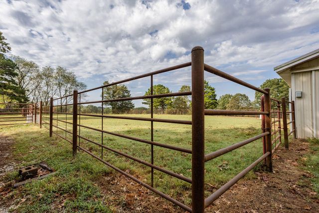 147 Parrish St, Raymondville, MO 65555