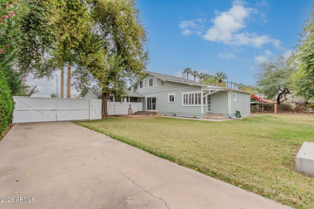 Image 14 of property listing at 7604 N 59TH Avenue, Glendale, AZ 85301