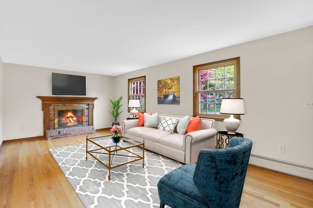 6 Garden Ln, Wilbraham, MA 01095