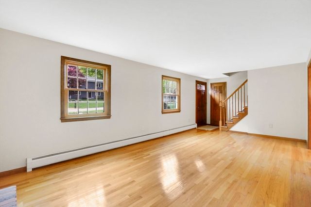 6 Garden Ln, Wilbraham, MA 01095