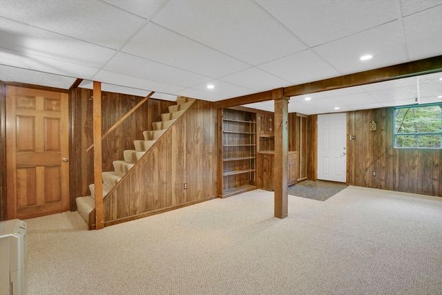 6 Garden Ln, Wilbraham, MA 01095