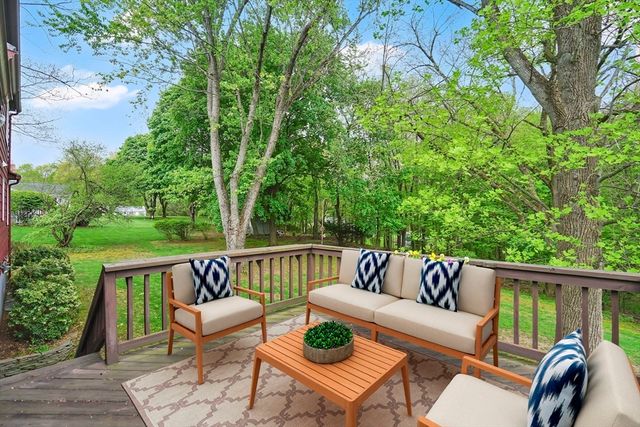 6 Garden Ln, Wilbraham, MA 01095