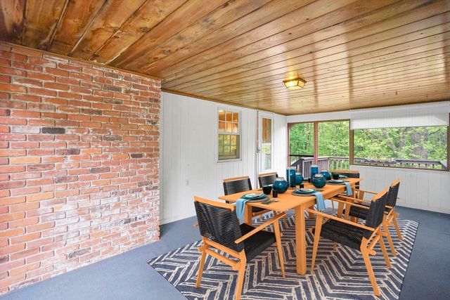 6 Garden Ln, Wilbraham, MA 01095