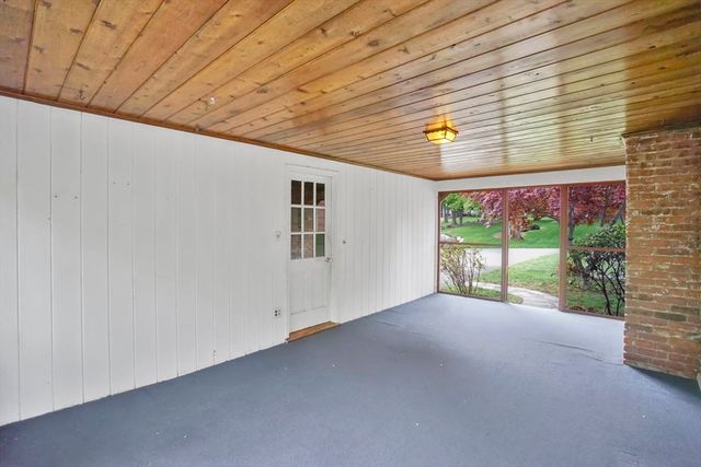 6 Garden Ln, Wilbraham, MA 01095