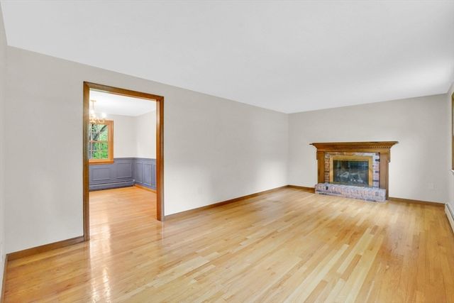 6 Garden Ln, Wilbraham, MA 01095