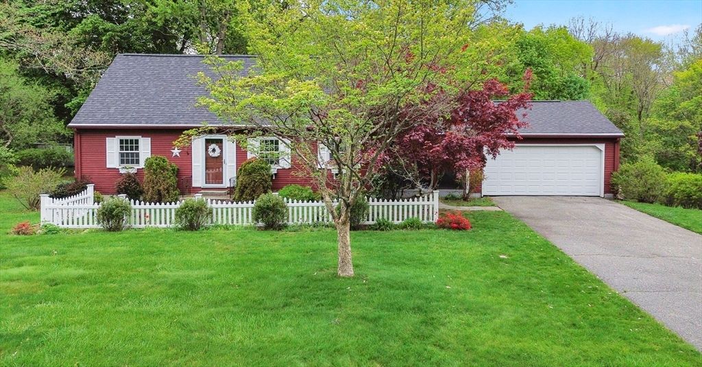6 Garden Ln, Wilbraham, MA 01095
