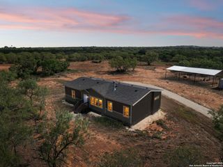 961 County Road 327, Pleasanton, TX 78064