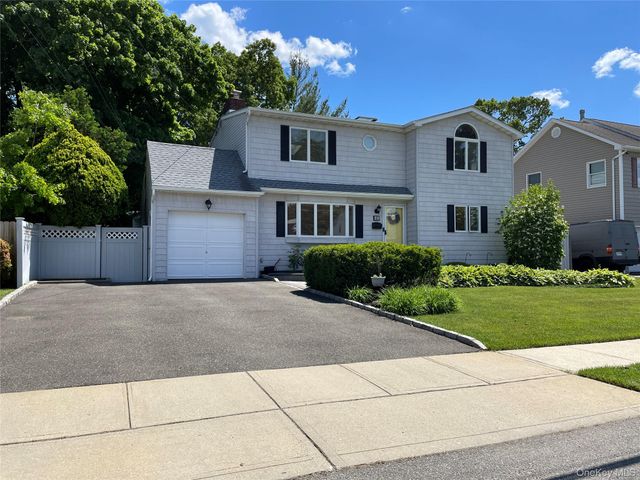 41 Birchfield Avenue, Babylon, NY 11702