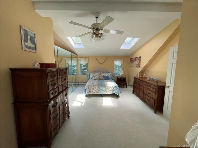 41 Birchfield Avenue, Babylon, NY 11702
