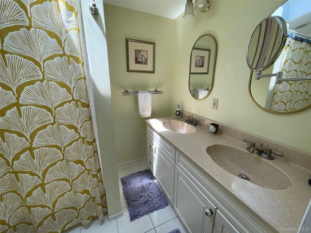 41 Birchfield Avenue, Babylon, NY 11702