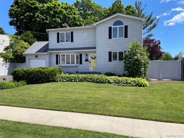 41 Birchfield Avenue, Babylon, NY 11702