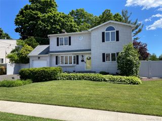 41 Birchfield Avenue, Babylon, NY 11702