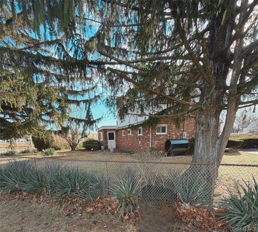 40 East Cherry Street, Central Islip, NY 11722