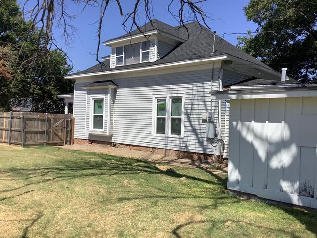 120 S Main Street, Hobart, OK 73651