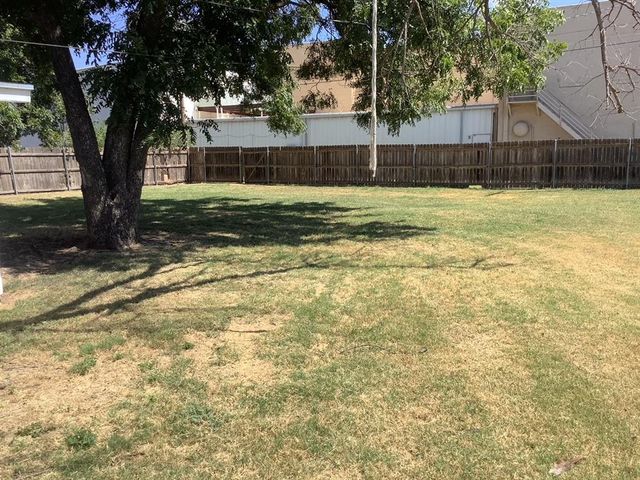 120 S Main Street, Hobart, OK 73651