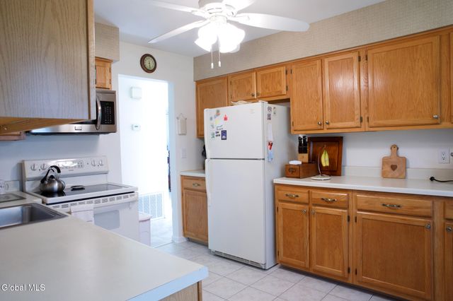 1110 Spearhead Drive, Glenville, NY 12302