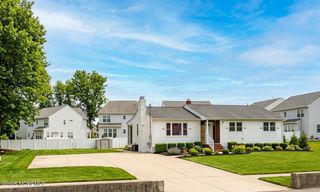 17 S Main Street, Marlboro, NJ 07746