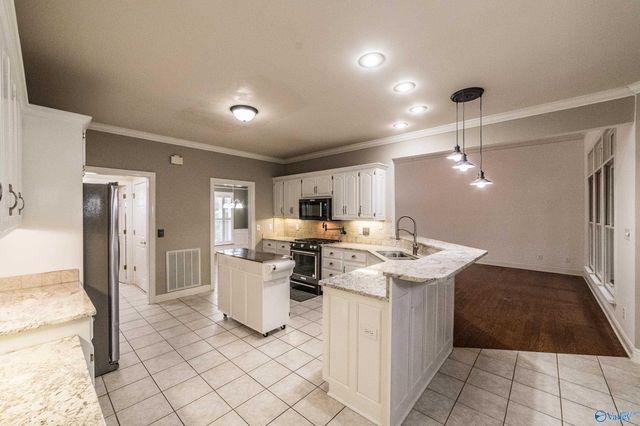 2734 Deford Mill Road SE, Owens Cross Roads, AL 35763