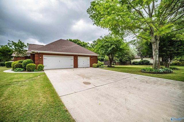 2734 Deford Mill Road SE, Owens Cross Roads, AL 35763
