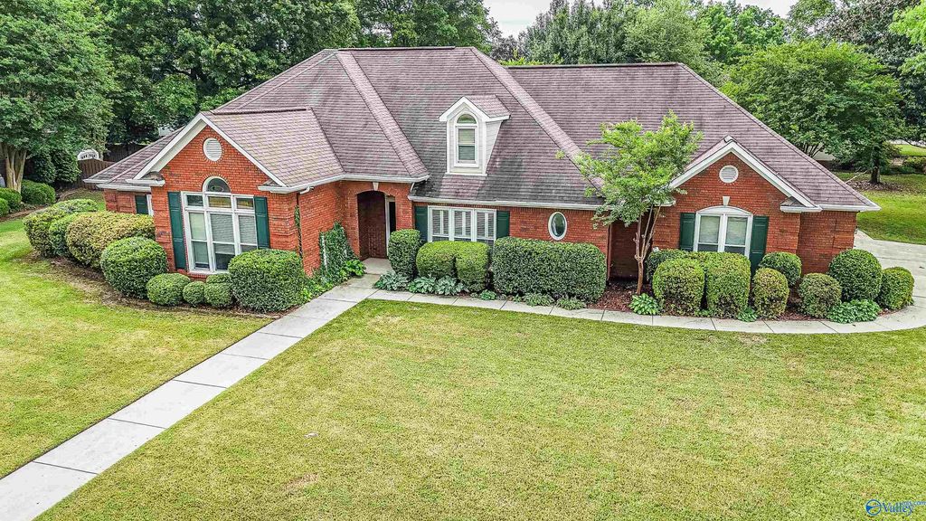 2734 Deford Mill Road SE, Owens Cross Roads, AL 35763