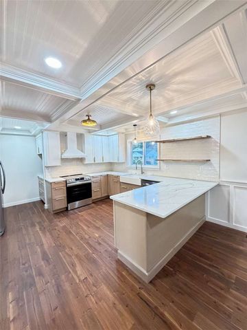 713 E Dorothy Lane, Kettering, OH 45419
