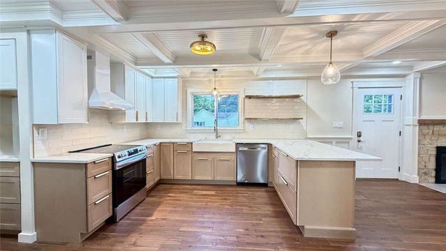 713 E Dorothy Lane, Kettering, OH 45419