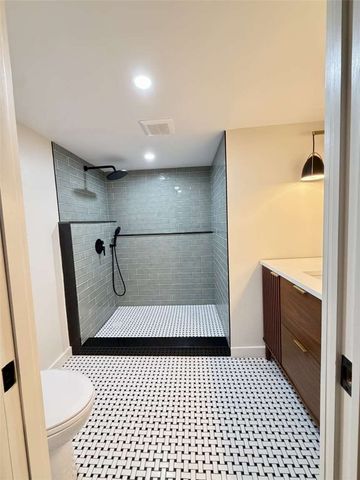 713 E Dorothy Lane, Kettering, OH 45419