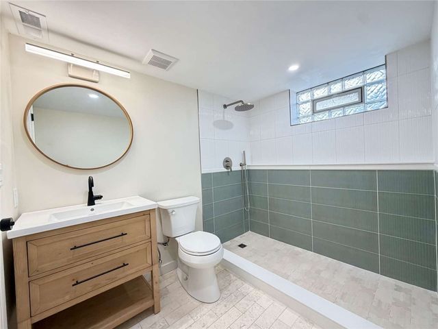 713 E Dorothy Lane, Kettering, OH 45419