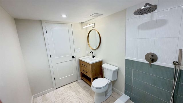 713 E Dorothy Lane, Kettering, OH 45419