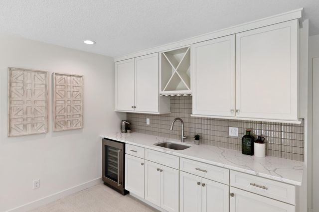 18 Balsam Lane N, Plymouth, MN 55441