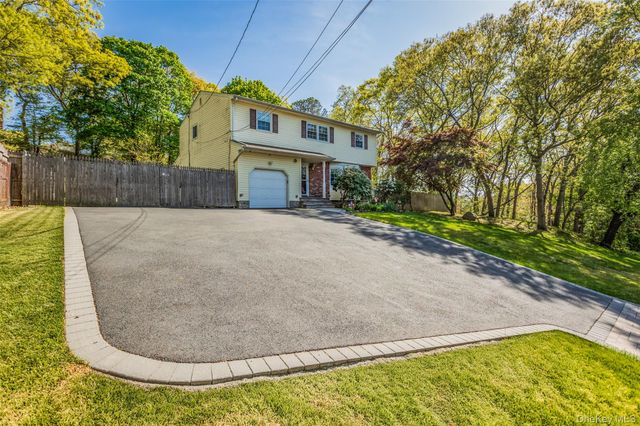 4220 Express Drive S, Ronkonkoma, NY 11779