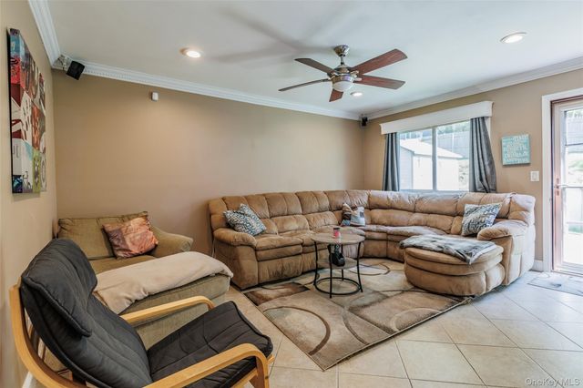 4220 Express Drive S, Ronkonkoma, NY 11779