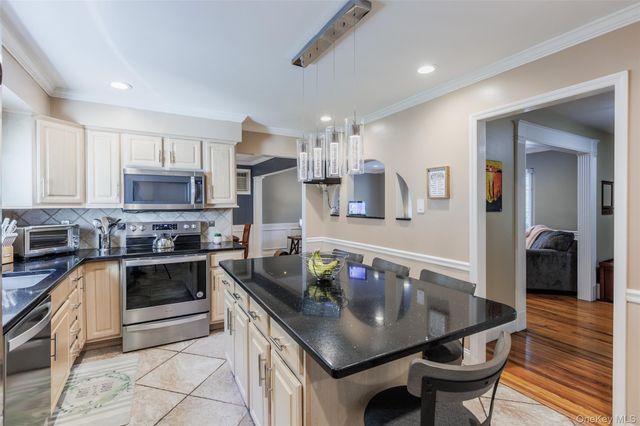 4220 Express Drive S, Ronkonkoma, NY 11779