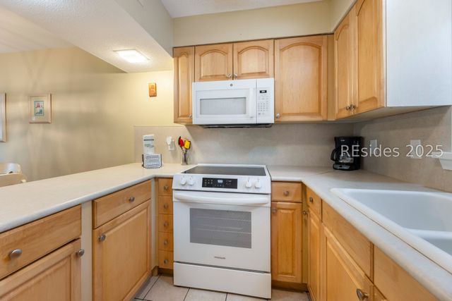21 Haul Away Apt 15, Hilton Head Island, SC 29928