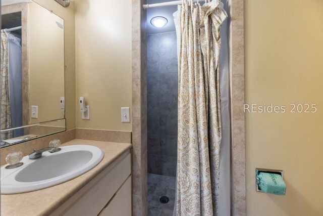 21 Haul Away Apt 15, Hilton Head Island, SC 29928